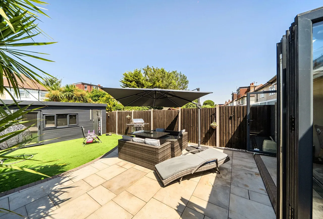 Curran Avenue, Wallington, SM6 7JL, photo 15
