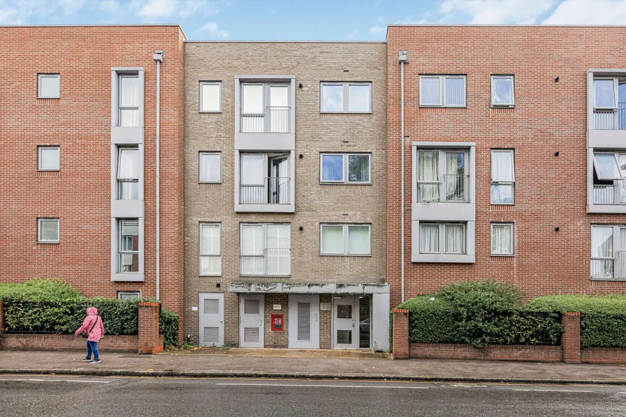 2 bed flat for sale — Brennan House, High Road Leyton, Leyton, E10