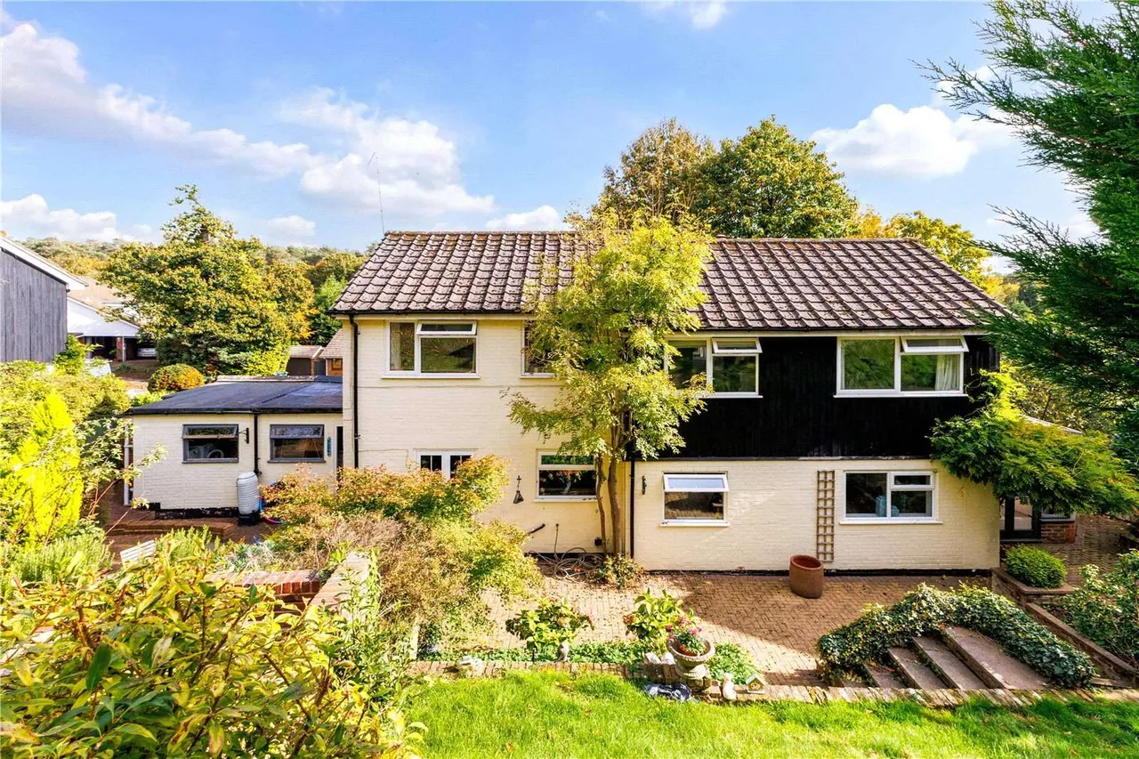 Lebanon Drive, Cobham, Surrey, KT11 2PR, photo 10