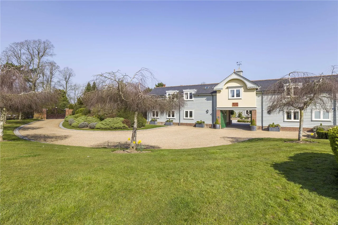 Brickendon Lane, Brickendon, Hertford, Hertfordshire, SG13 8NY, photo 3