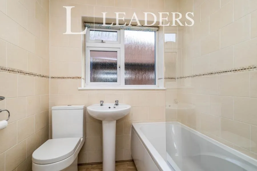 Queenhythe Road, Jacob's Well, GU4, photo 8
