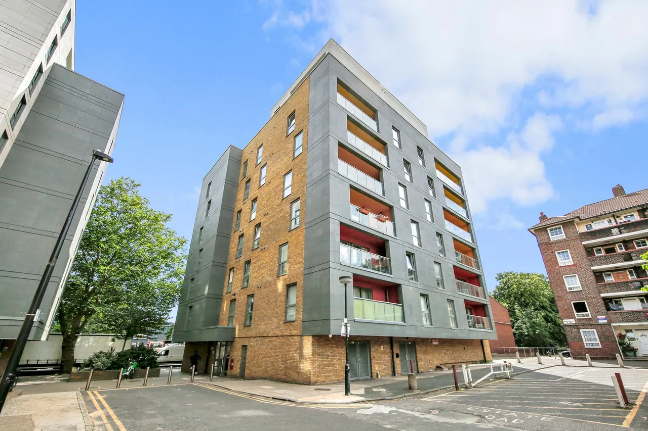 2 bed property for sale — Flat 16 Chi Building, 54 Crowder Street, London, Greater London, E1 0EZ