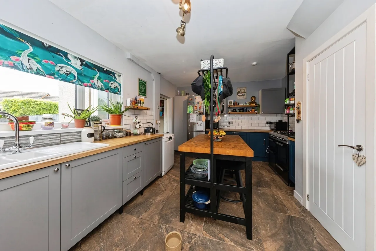 Abergwili Road, Carmarthen, SA31, photo 3