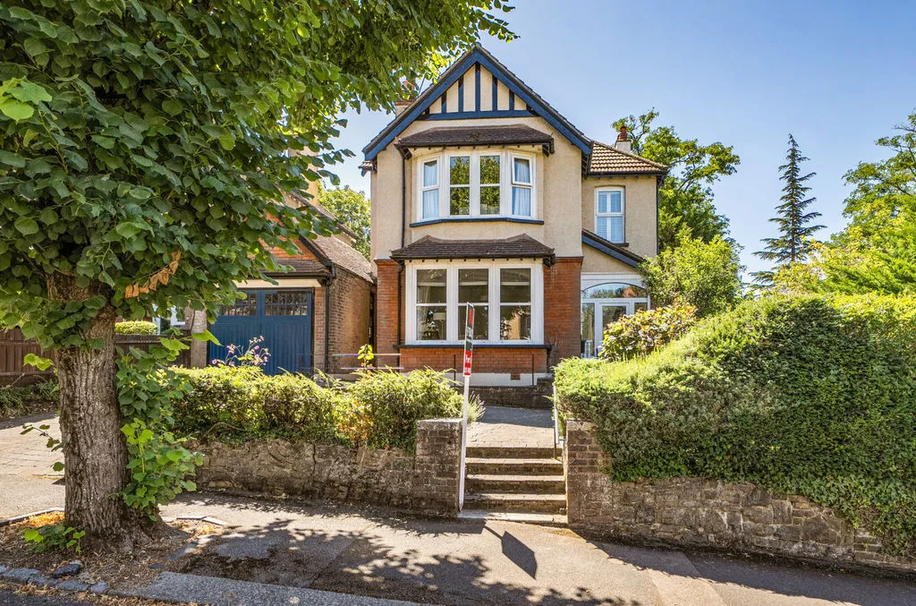 5 bed house for sale — Purley Knoll, Purley CR8 3AF