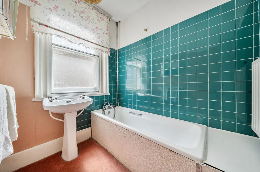 Purley Knoll, Purley CR8 3AF, photo 16
