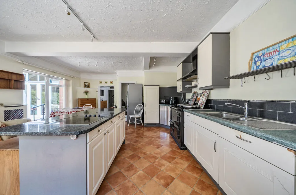 Purley Knoll, Purley CR8 3AF, photo 6
