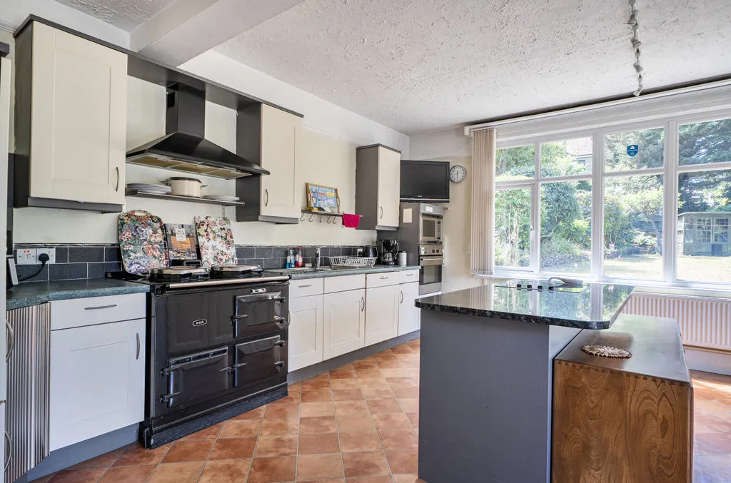 Purley Knoll, Purley CR8 3AF, photo 7