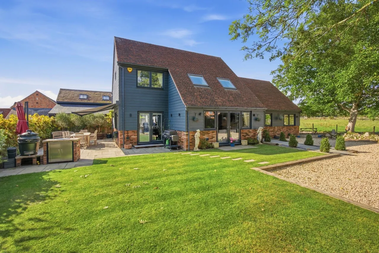 5 bed house for sale, Barnett Way, Bierton