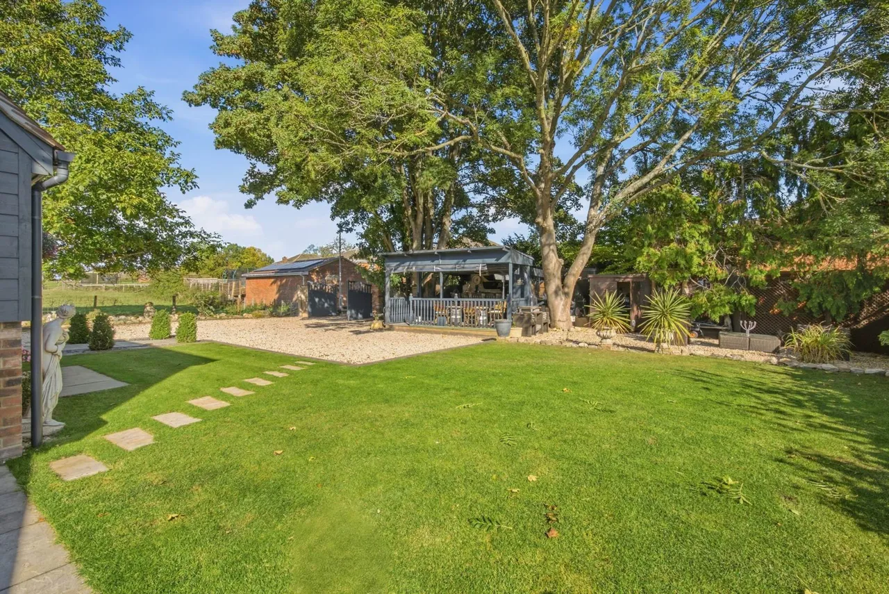 Barnett Way, Bierton, photo 5
