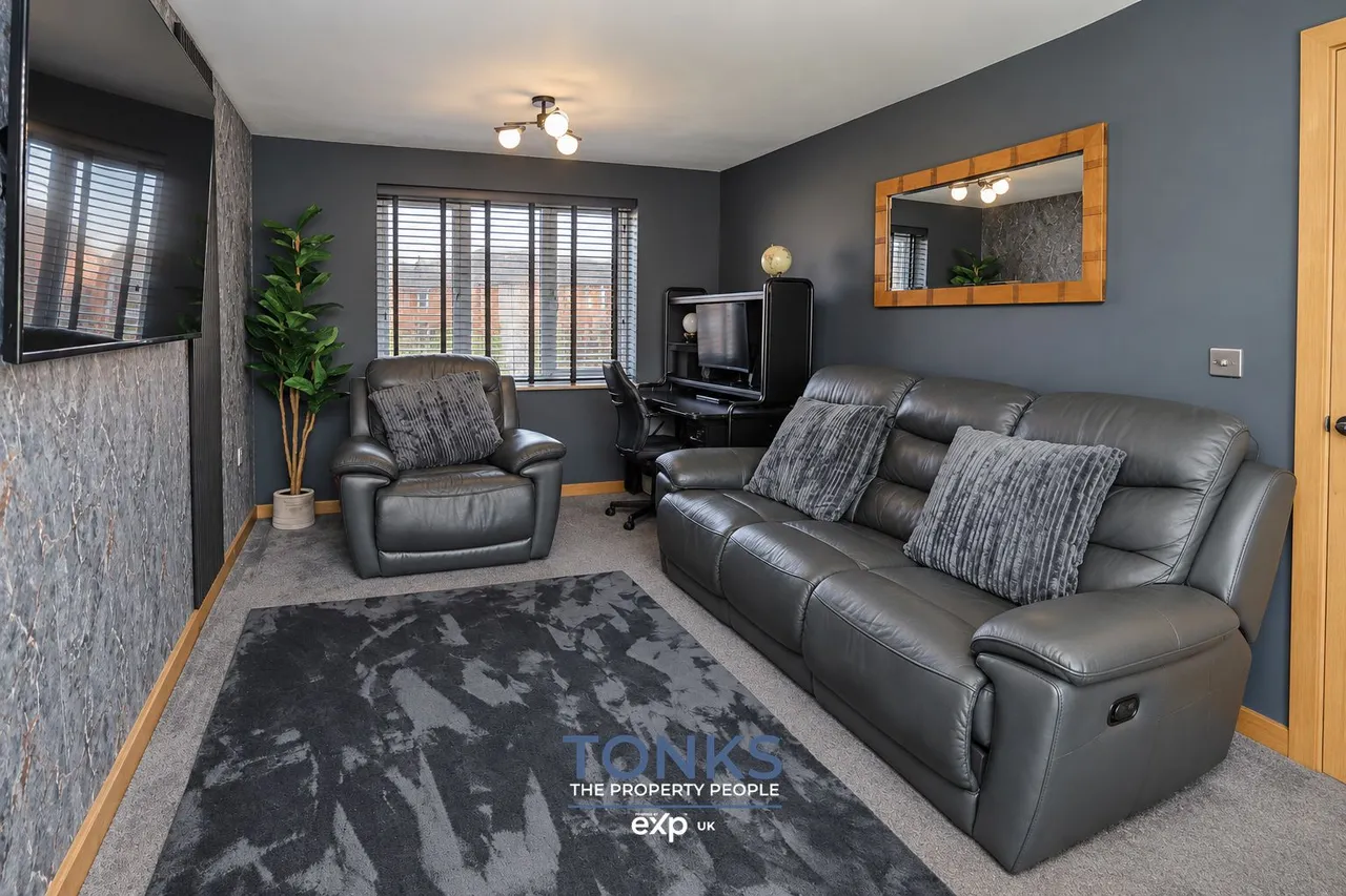 Century Way, Halesowen, B63, photo 2