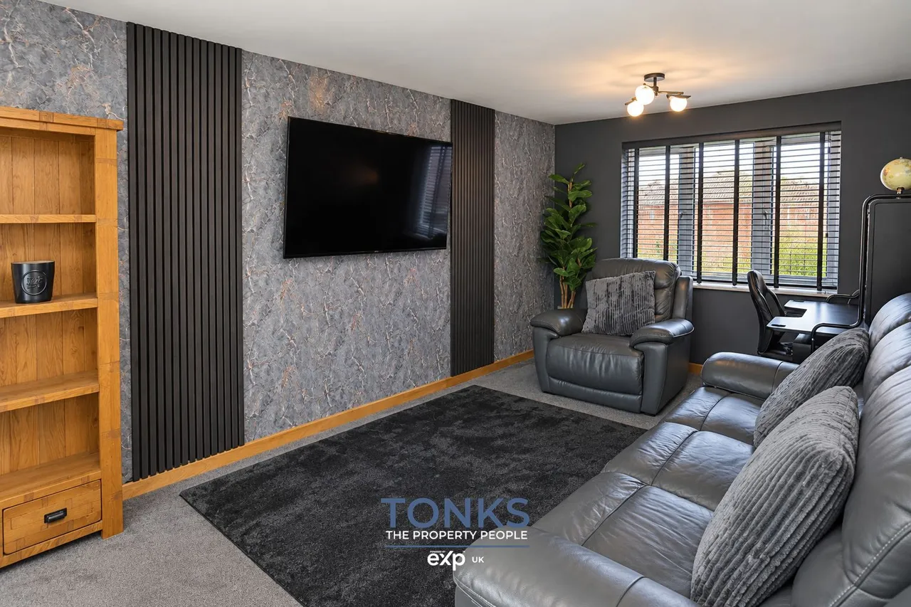 Century Way, Halesowen, B63, photo 3