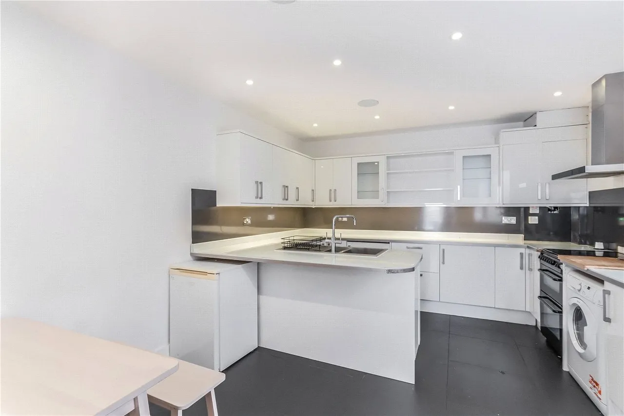 4 bed house to rent — Gautrey Road, Nunhead, London, SE15