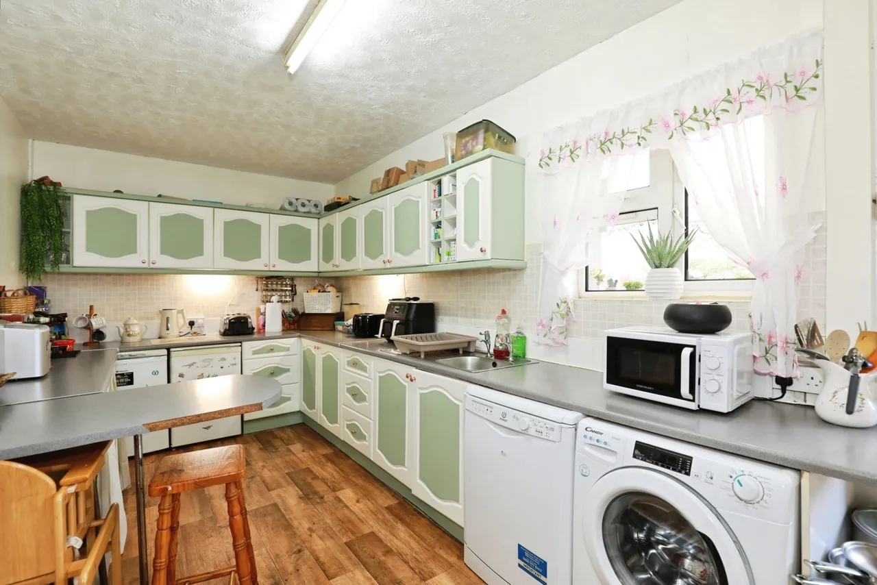 Halton Drive, CREWE, Cheshire, CW2, photo 3