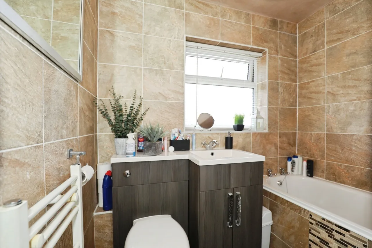Halton Drive, CREWE, Cheshire, CW2, photo 13