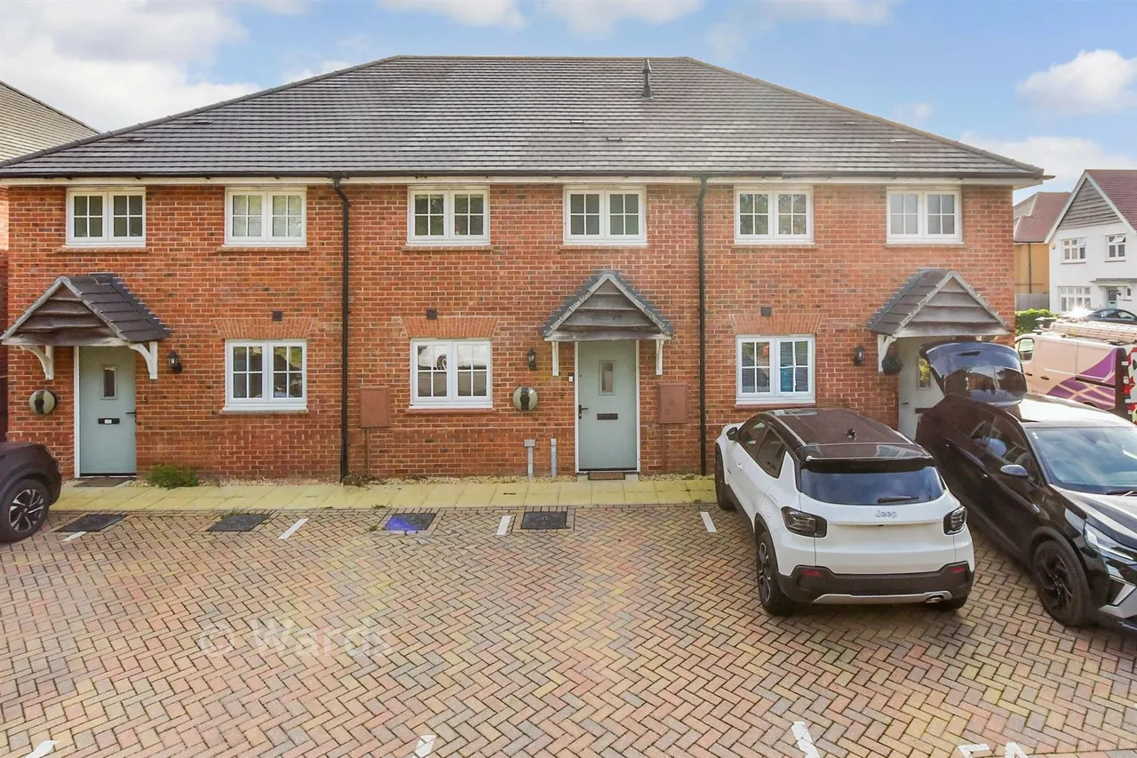 2 bed house for sale, Alliance Terrace, Maidstone, ME17