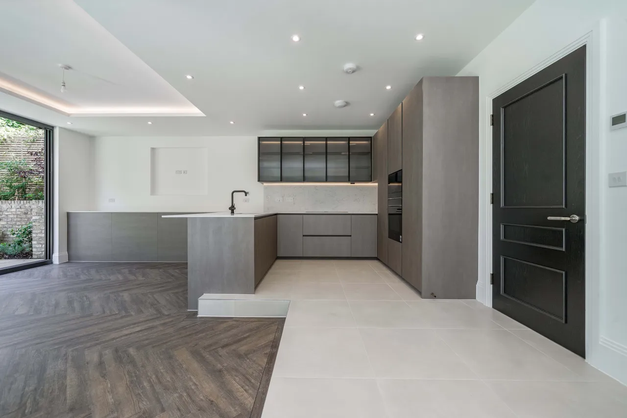 Castlebar Hill, London, W5, photo 2