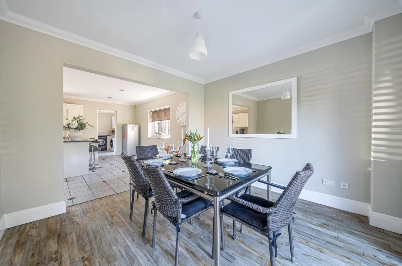 Desirable Village Location, The Orchard, photo 9