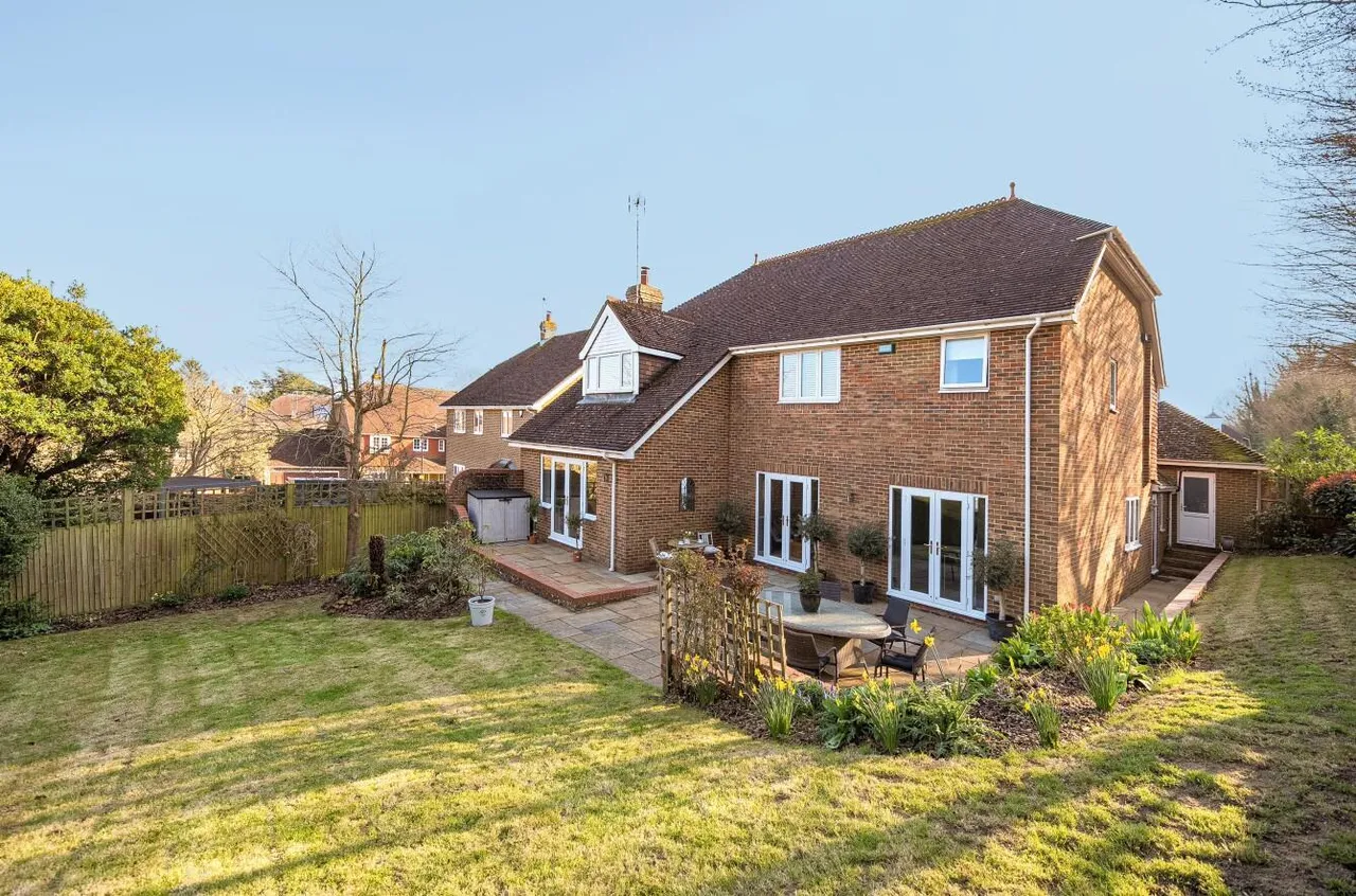 Desirable Village Location, The Orchard, photo 26