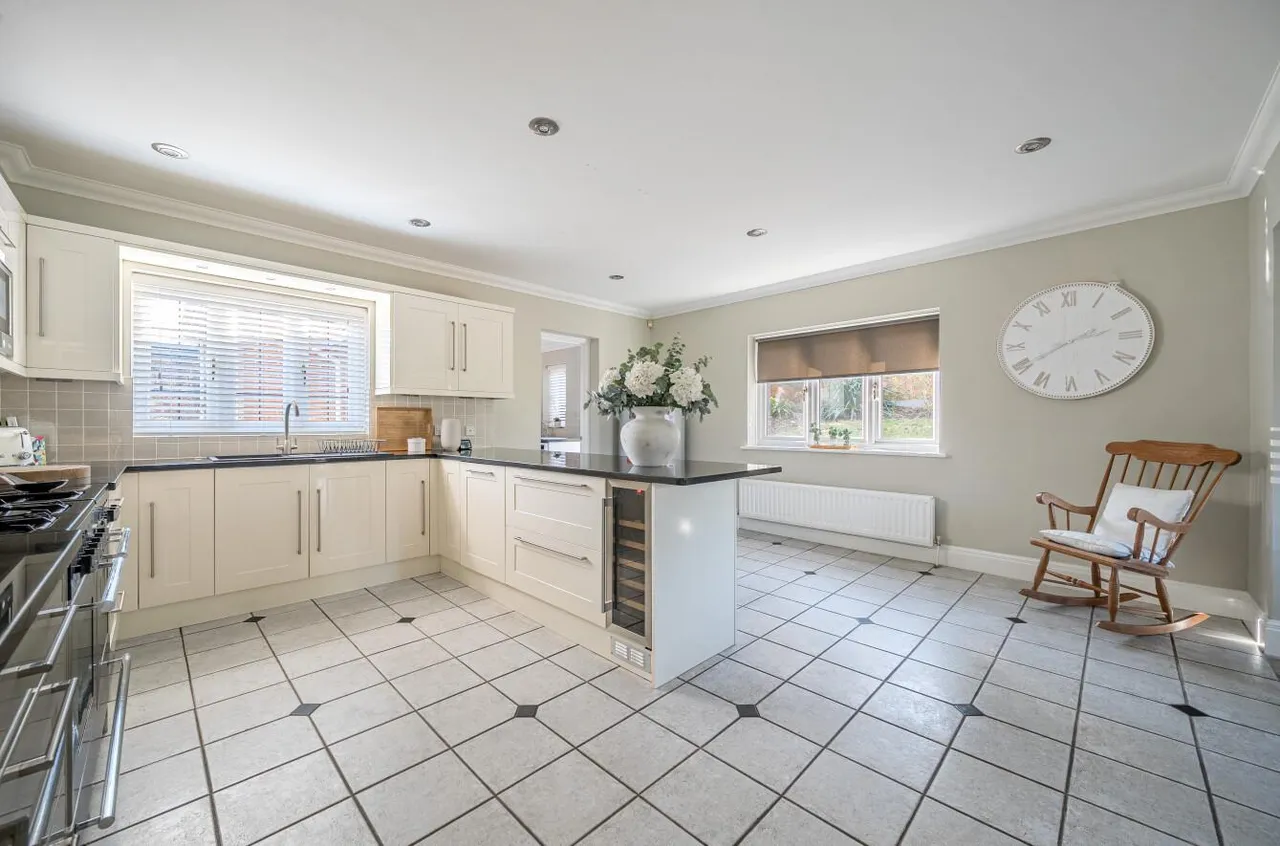 Desirable Village Location, The Orchard, photo 5