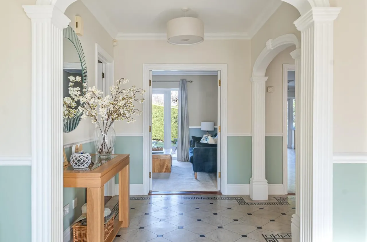 Desirable Village Location, The Orchard, photo 14