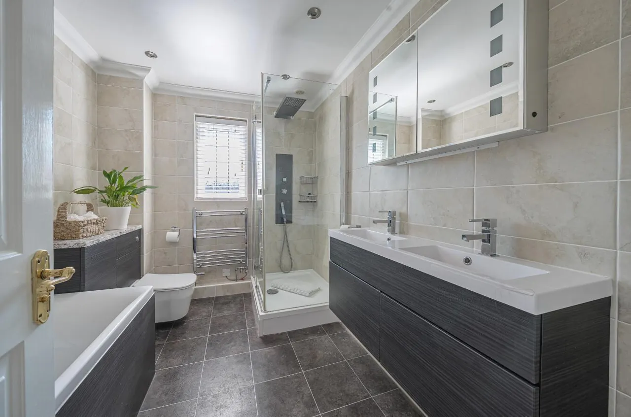 Desirable Village Location, The Orchard, photo 20
