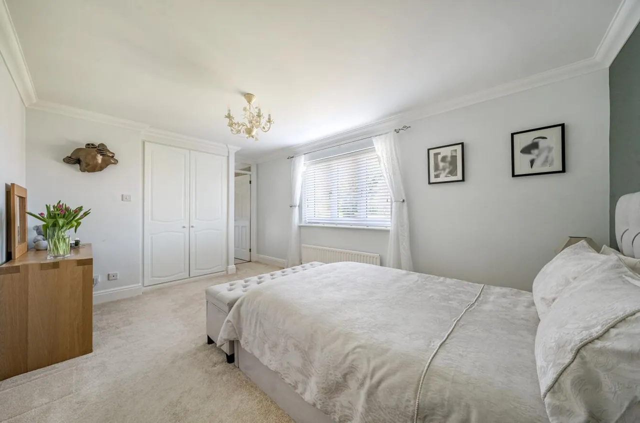 Desirable Village Location, The Orchard, photo 15