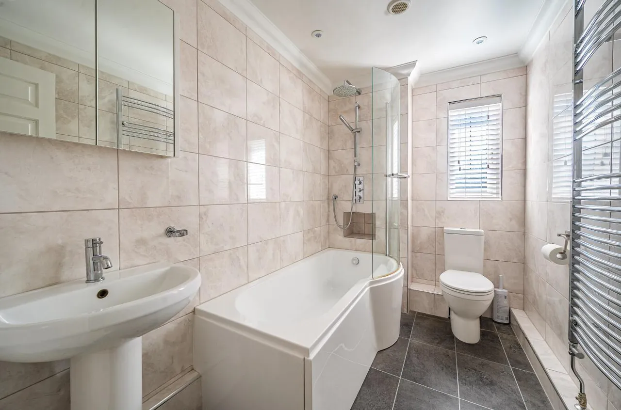 Desirable Village Location, The Orchard, photo 22