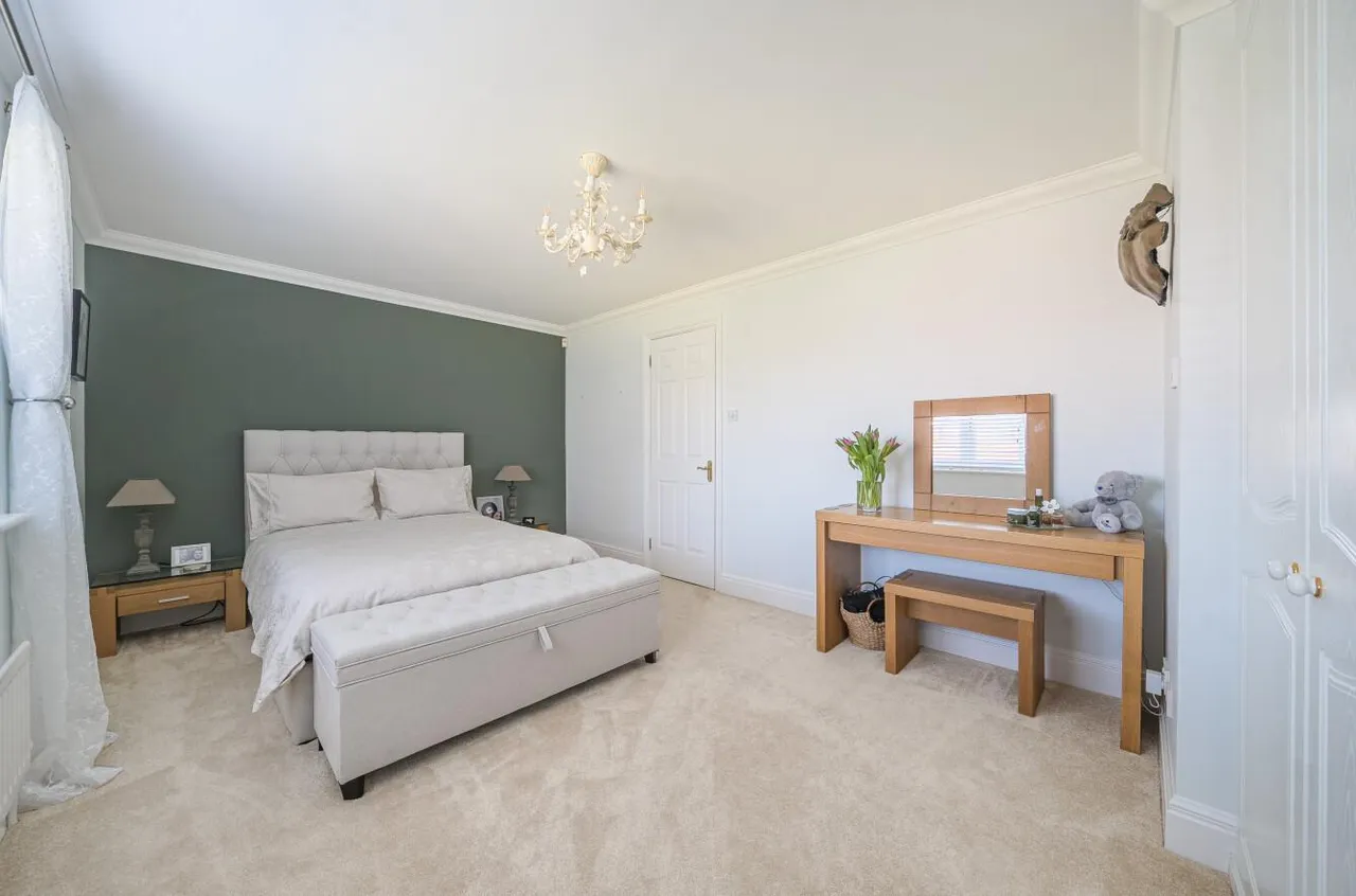 Desirable Village Location, The Orchard, photo 17
