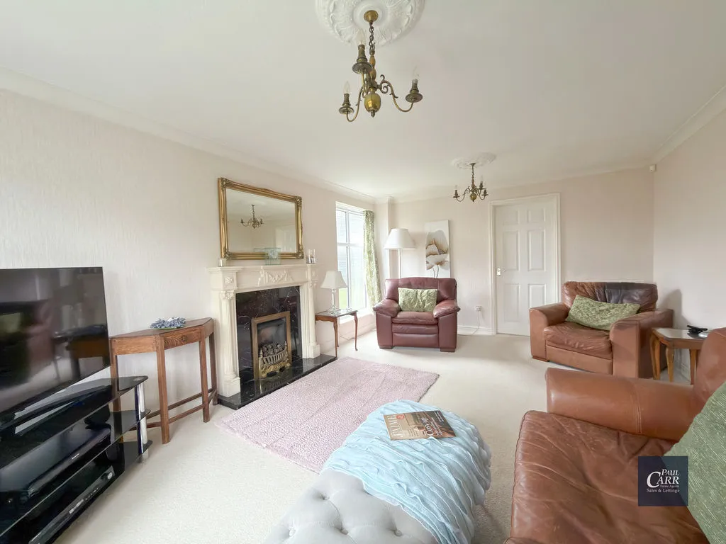 Carlton Croft, Streetly, B74, photo 9
