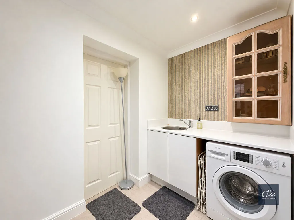 Carlton Croft, Streetly, B74, photo 13