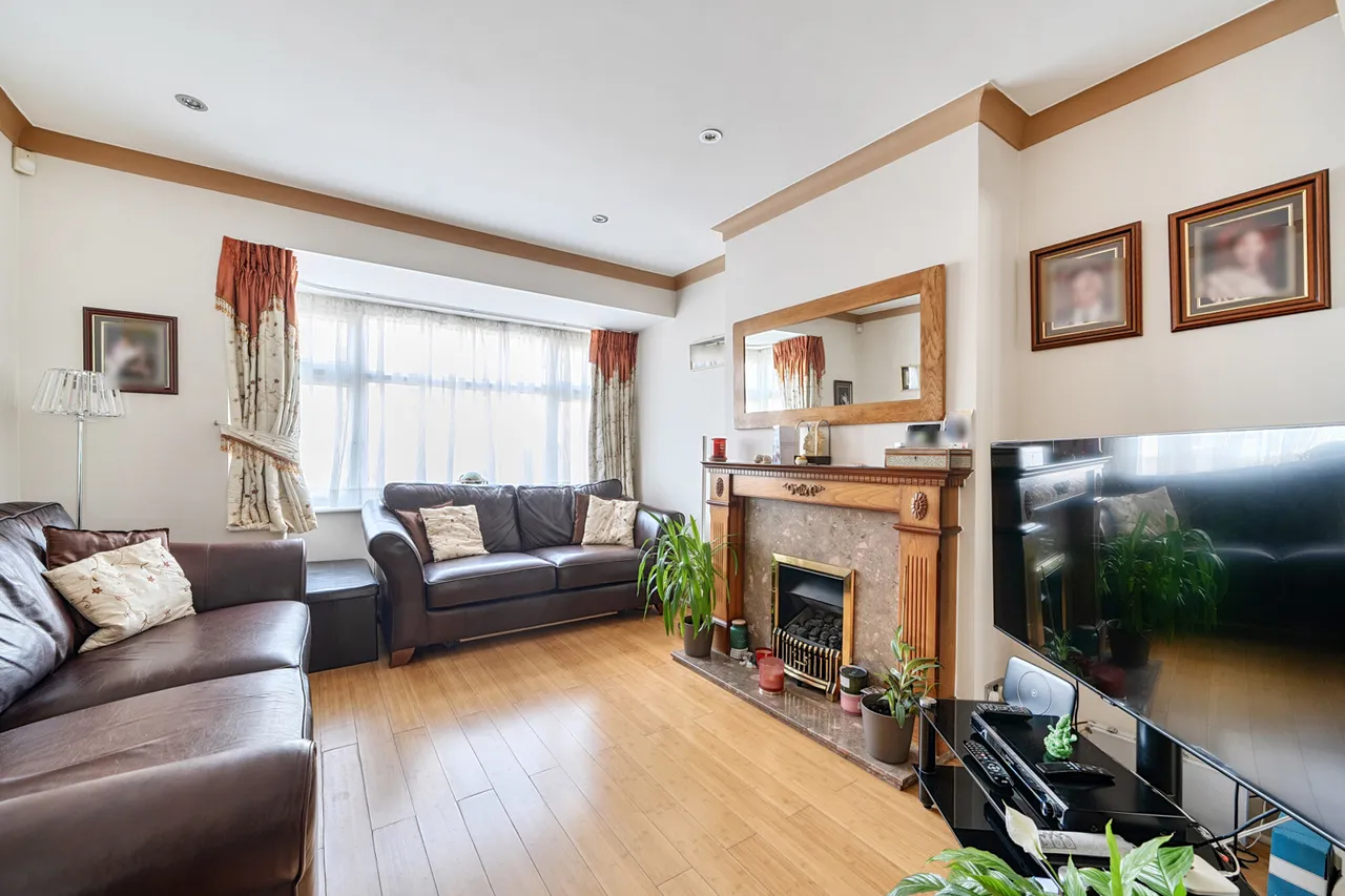 Morley Crescent East, Stanmore, HA7, photo 2