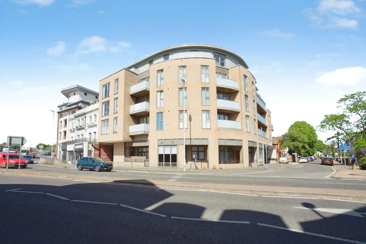2 bed flat for sale, Lennox Road, Worthing, BN11