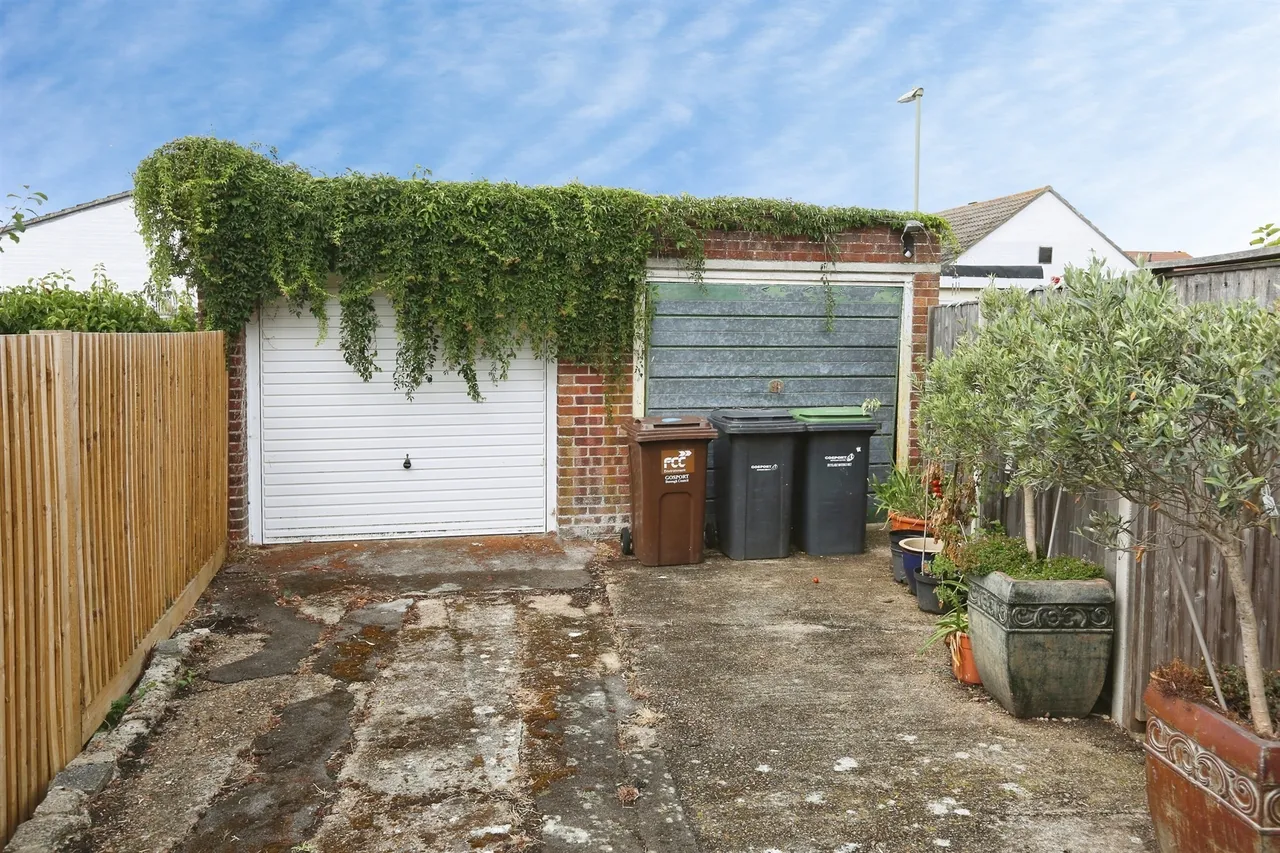 Fisgard Road, Gosport, PO12, photo 15