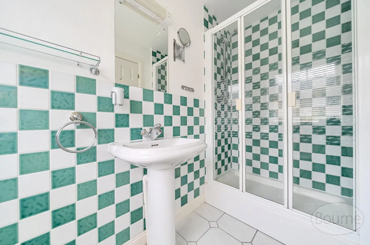 Silistria Close, Knaphill, GU21, photo 10