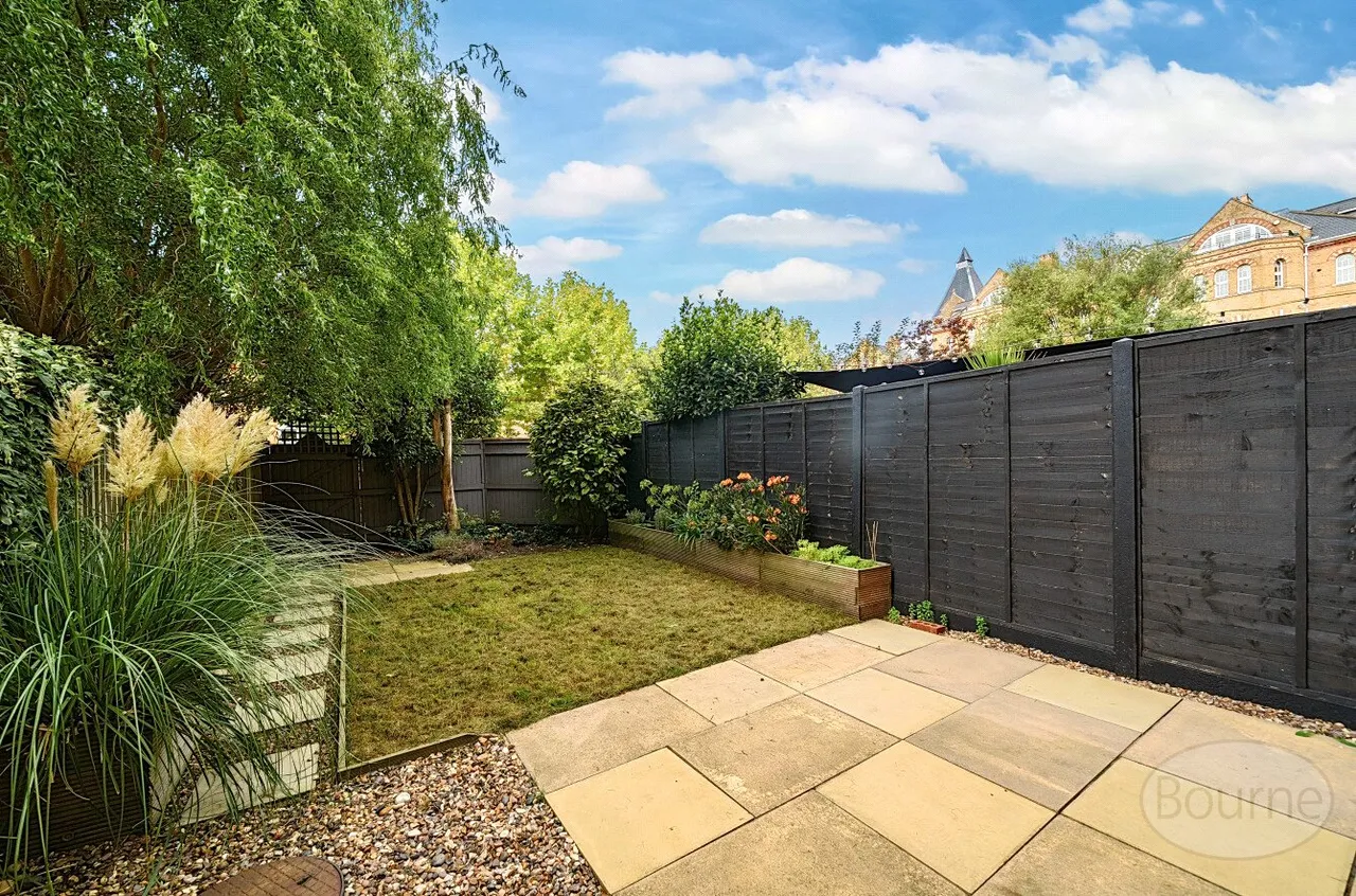 Silistria Close, Knaphill, GU21, photo 17