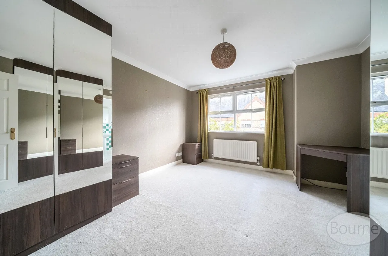 Silistria Close, Knaphill, GU21, photo 11