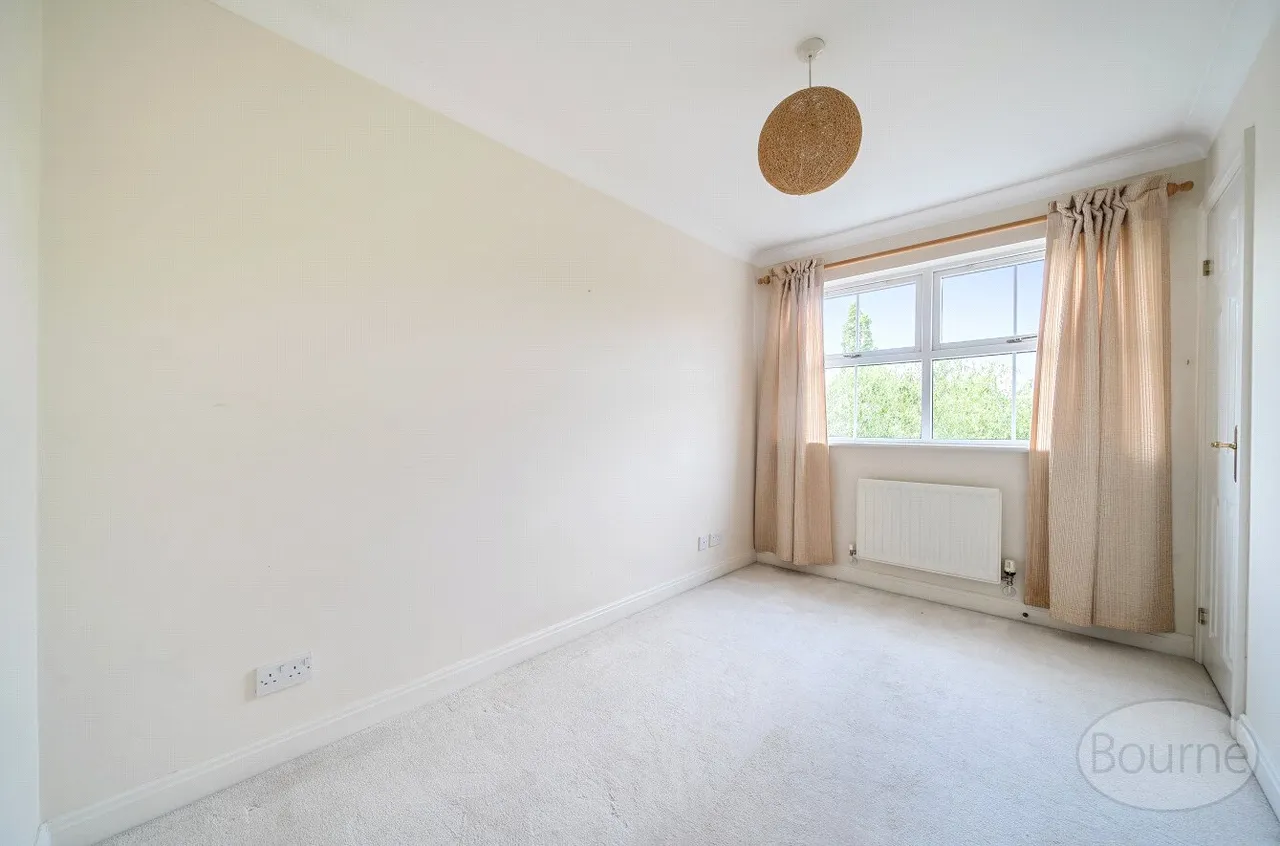 Silistria Close, Knaphill, GU21, photo 15