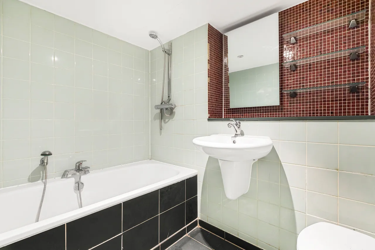 Gowers Walk, London, E1, photo 6