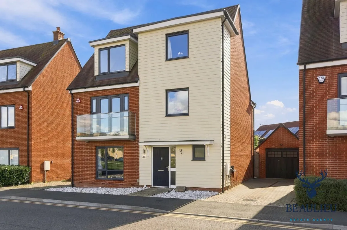 5 bed house for sale, Brassie Wood, Beaulieu, CM3