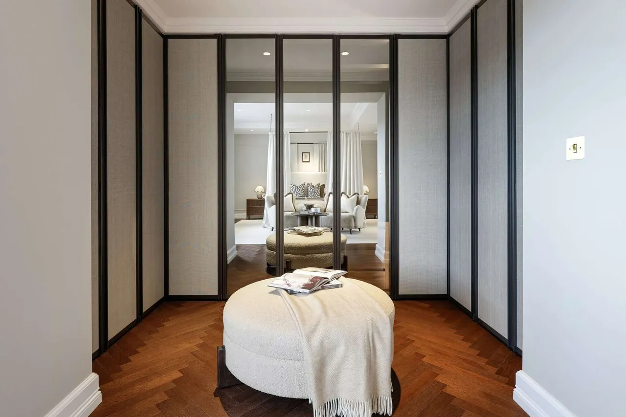 Grosvenor Square, London, W1K, photo 19