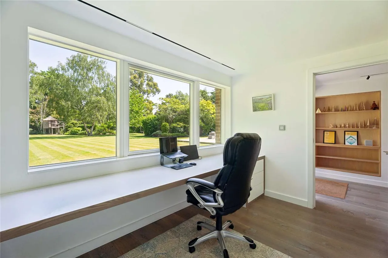 Hervines Road, Amersham, Buckinghamshire, HP6 5HS, photo 8