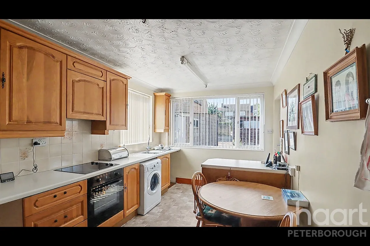 Park Street, Kings Cliffe, PE8, photo 2
