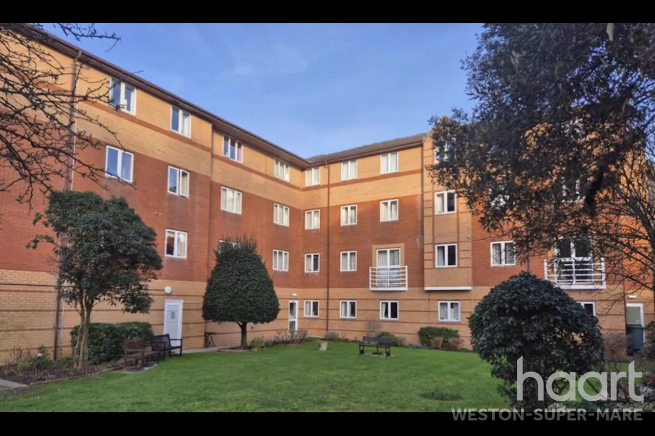 2 bed flat for sale, Carlton Street, Weston-Super-Mare, BS23