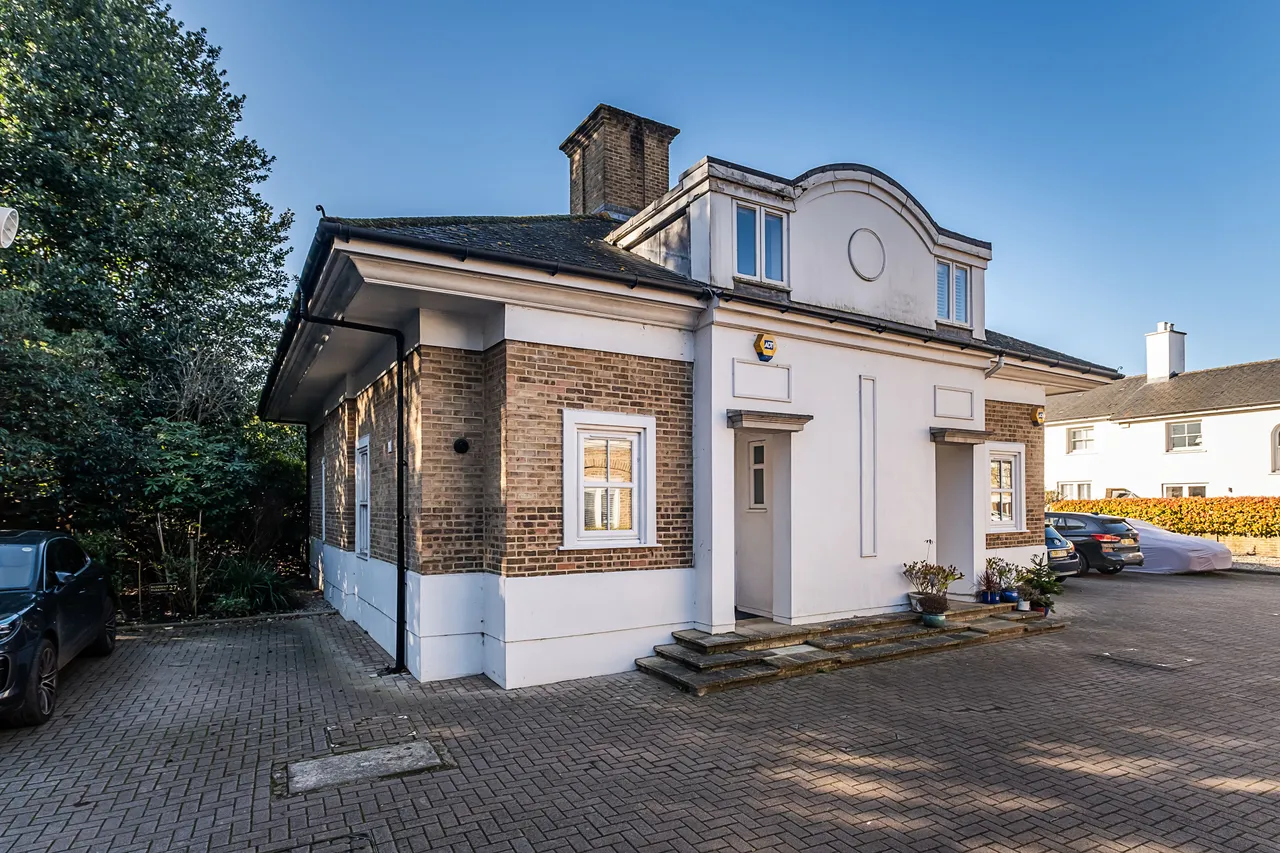 3 bed house for sale — Kingston Hill Place, Kingston Upon Th...