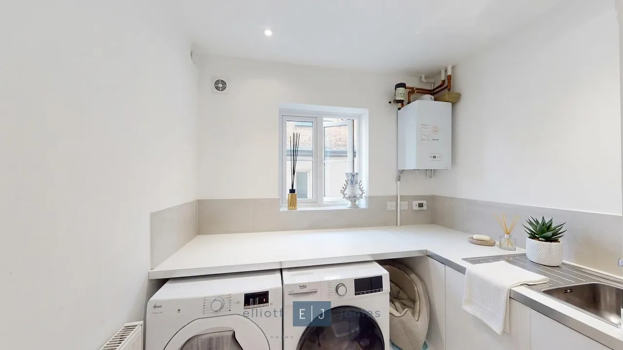 Epping New Road, Buckhurst Hill, IG9, photo 8