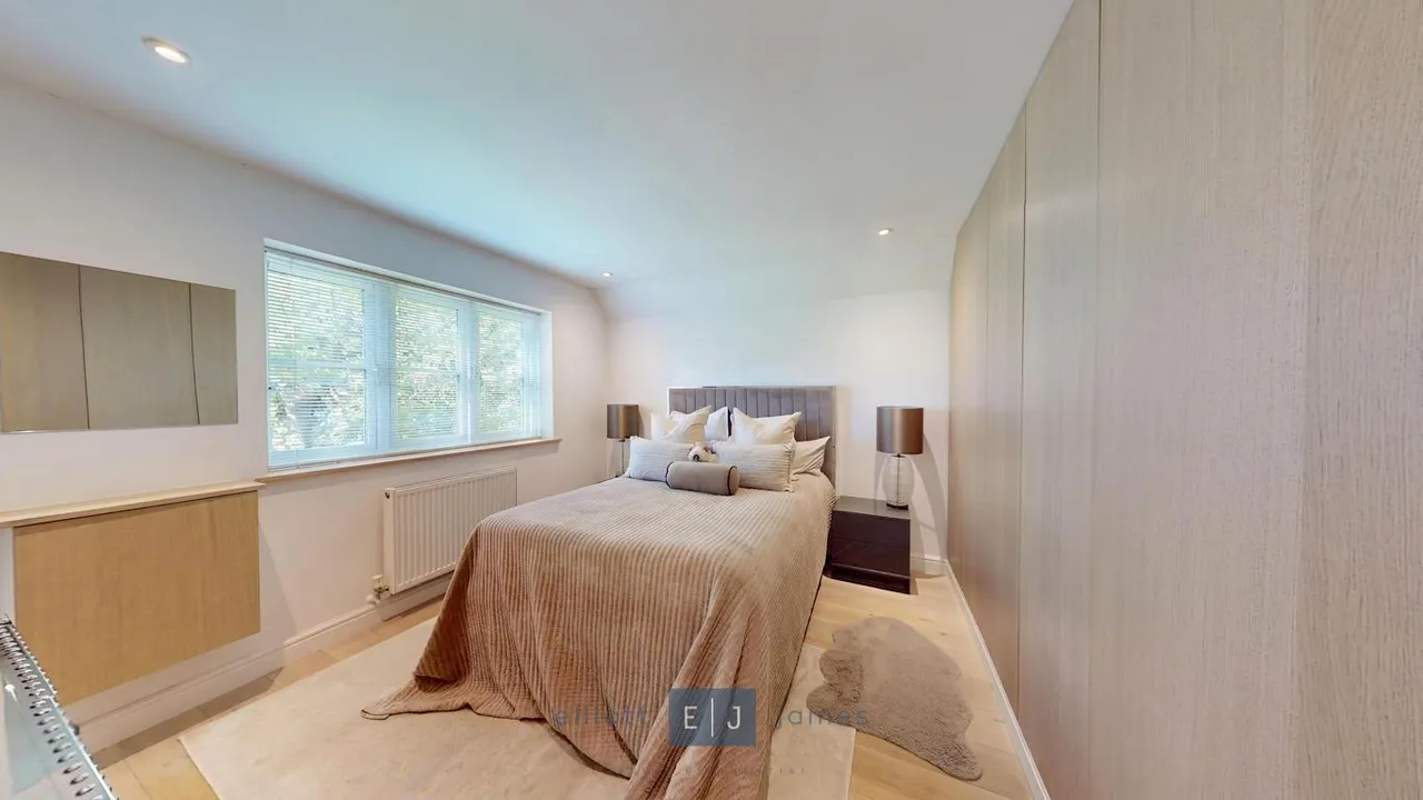 Epping New Road, Buckhurst Hill, IG9, photo 10