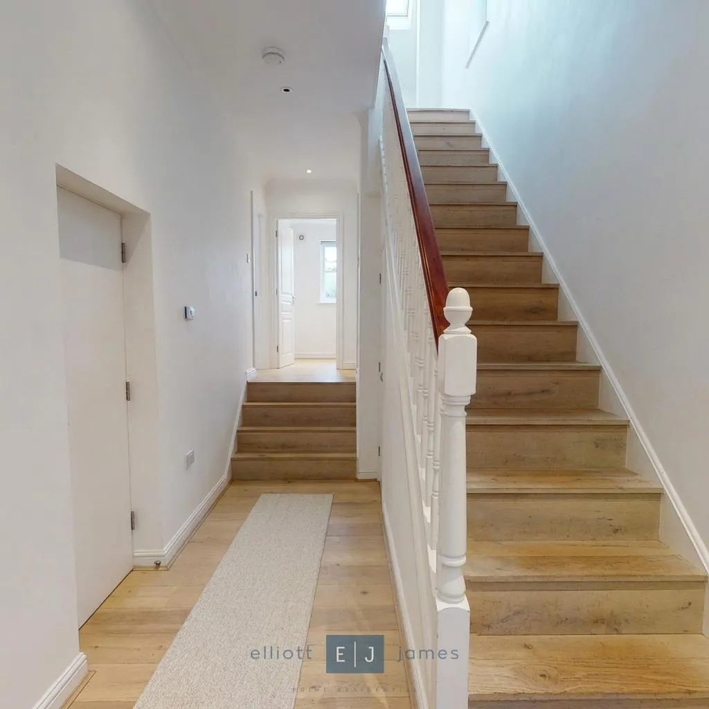 Epping New Road, Buckhurst Hill, IG9, photo 5