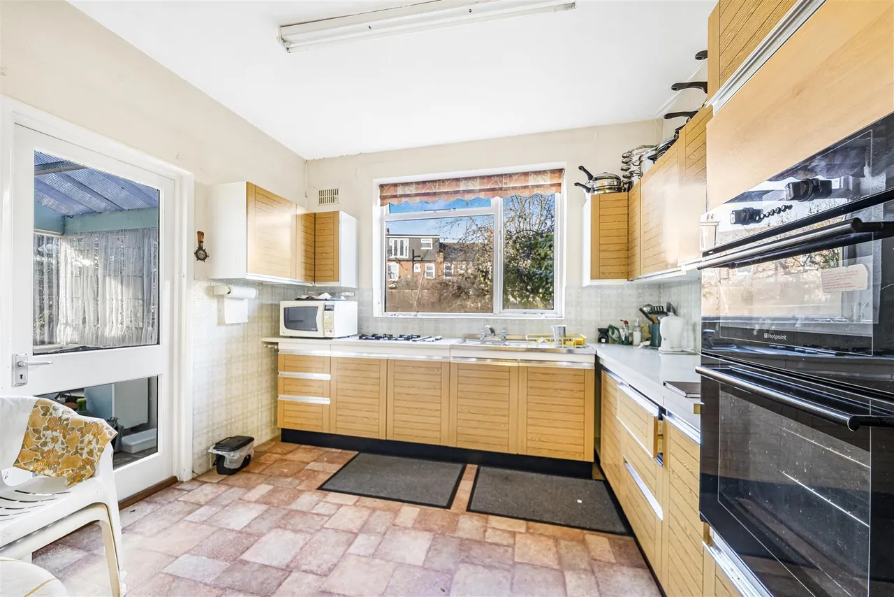 Sandringham Road, Wood Green, N22, photo 4