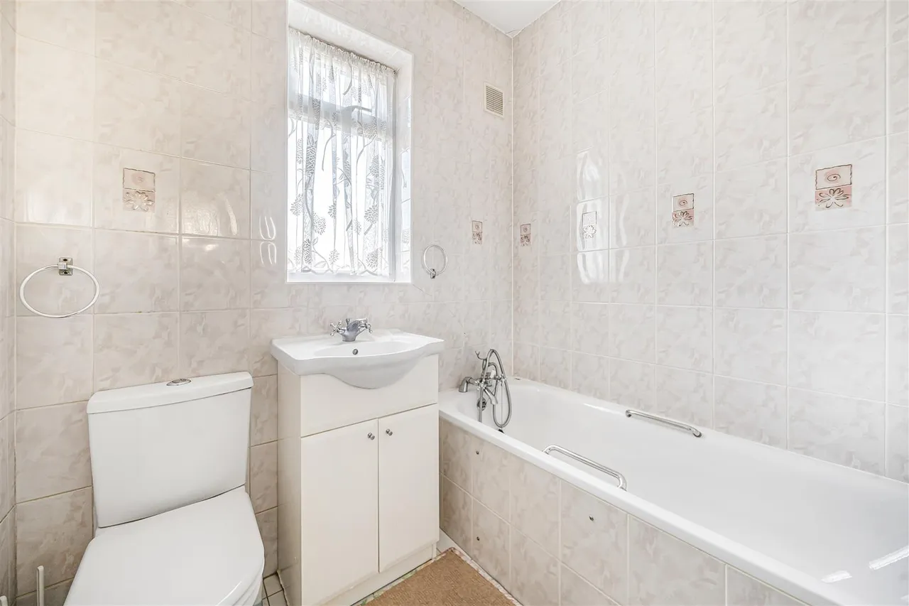 Sandringham Road, Wood Green, N22, photo 13