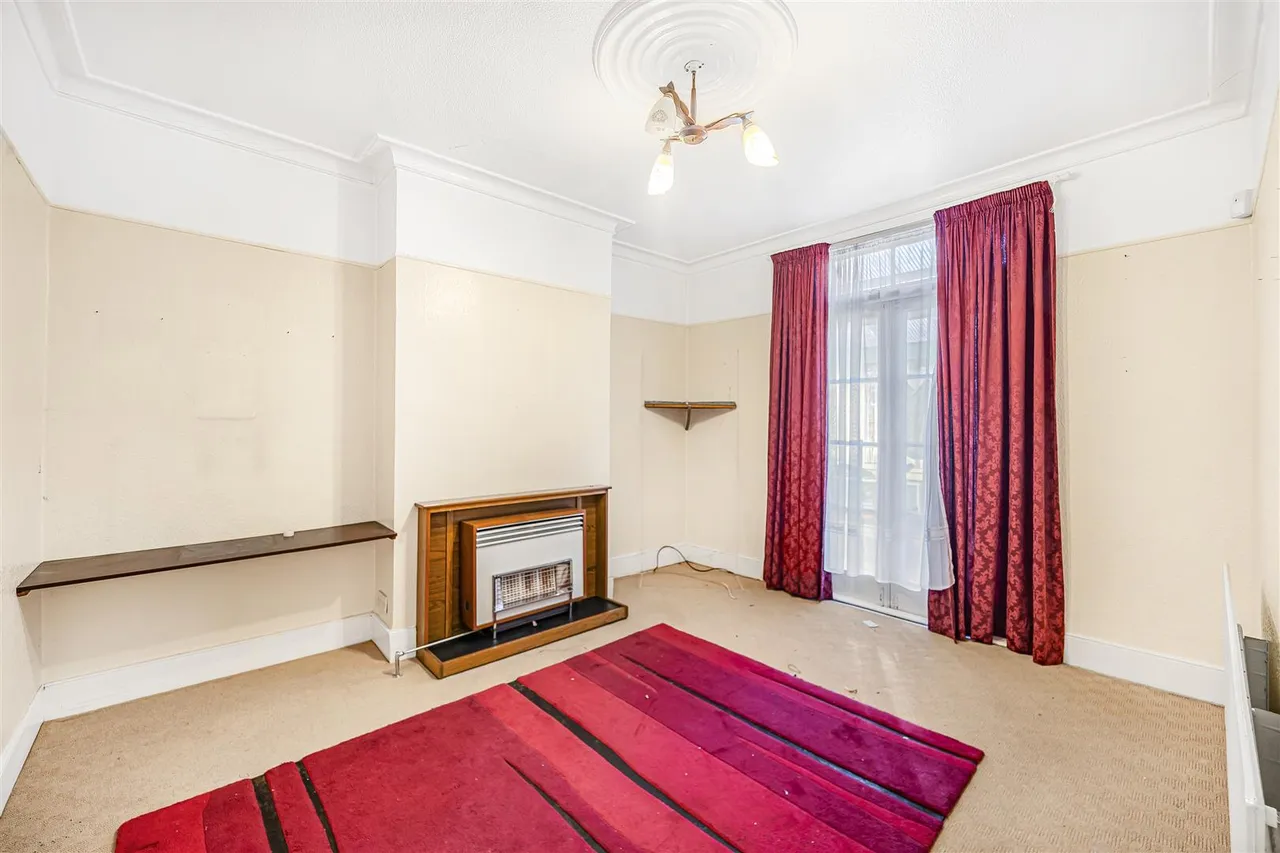 Sandringham Road, Wood Green, N22, photo 3